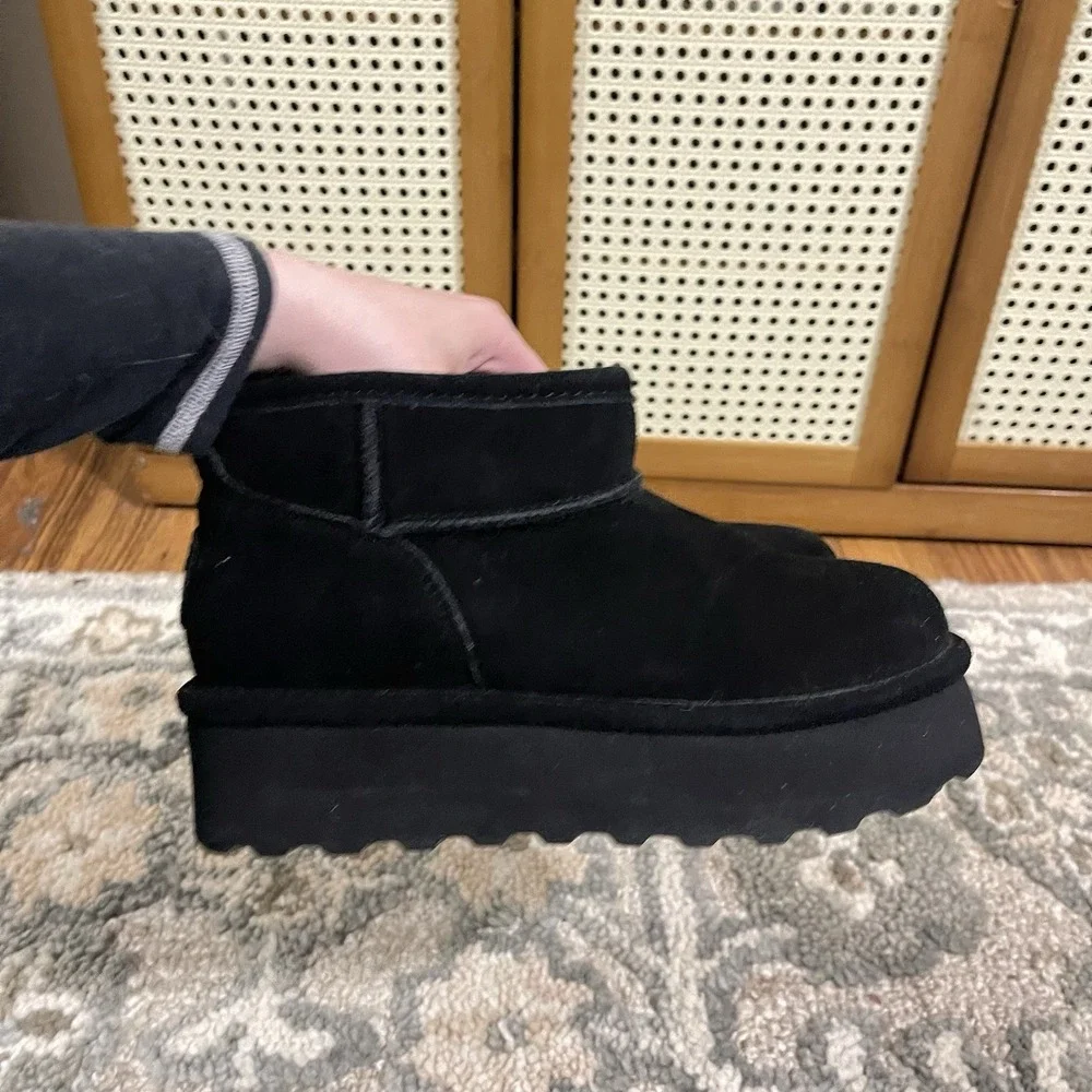 BearPaw 6 Retro Super Shorty Black Pull On‎ Platform Ankle Bootie Winter Slipper